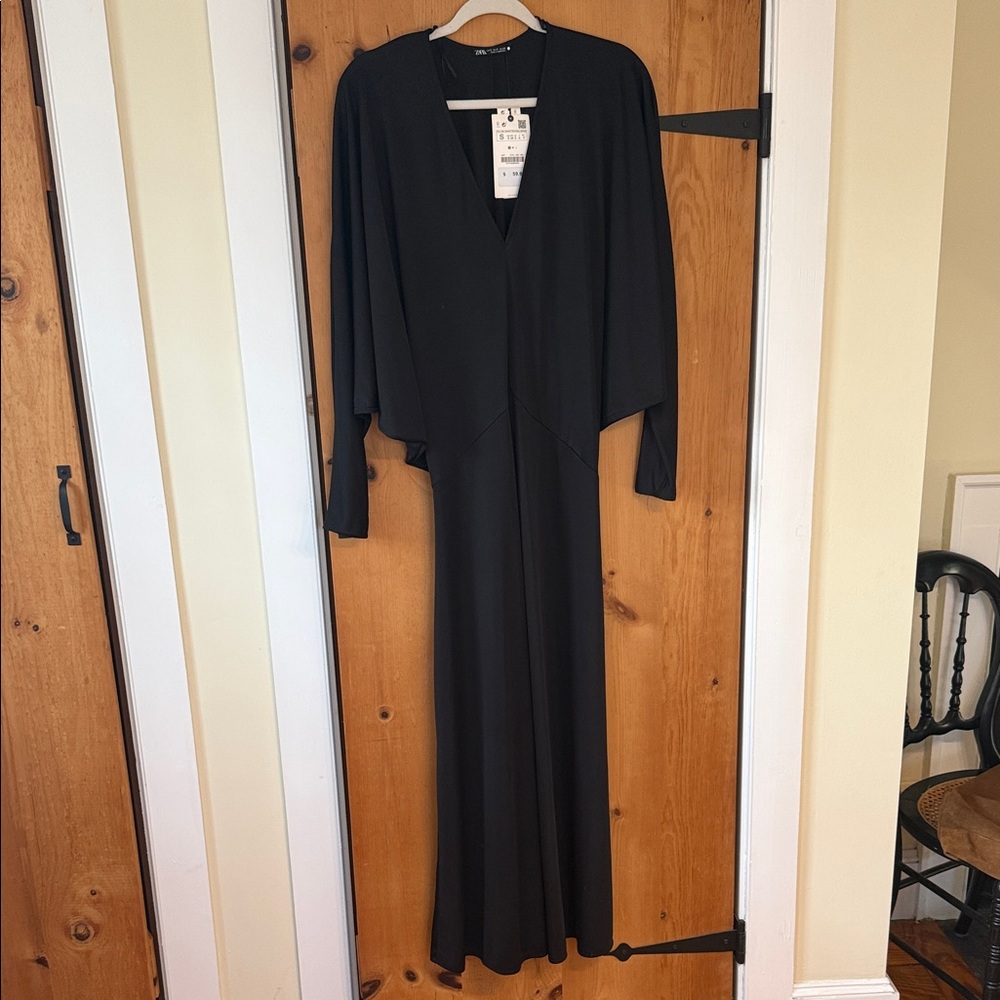 Zara Black Long Sleeve V-Neck Maxi Dress
